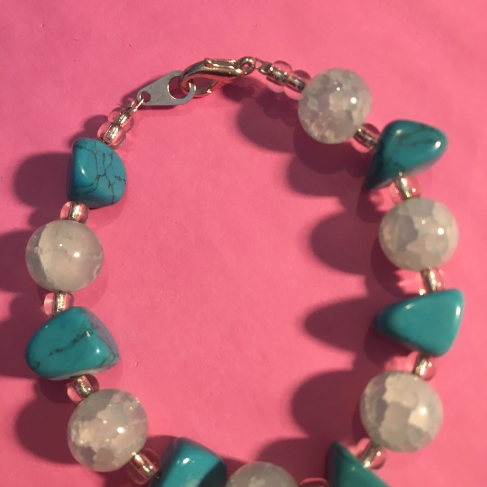Bracelet with beautiful faux turquoise and blue crackle glass beads - B33